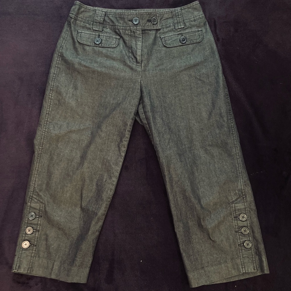 Women’s Grey Button Capris